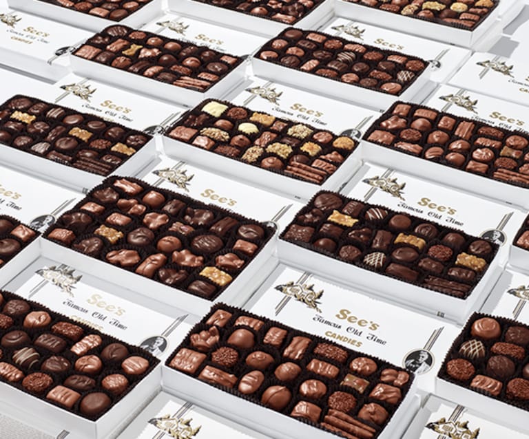 Caja de chocolates-corazón-dulces sees-pendientes de San valentin-caja Roja de corazon-chocolates-pendientes de Arcilla.