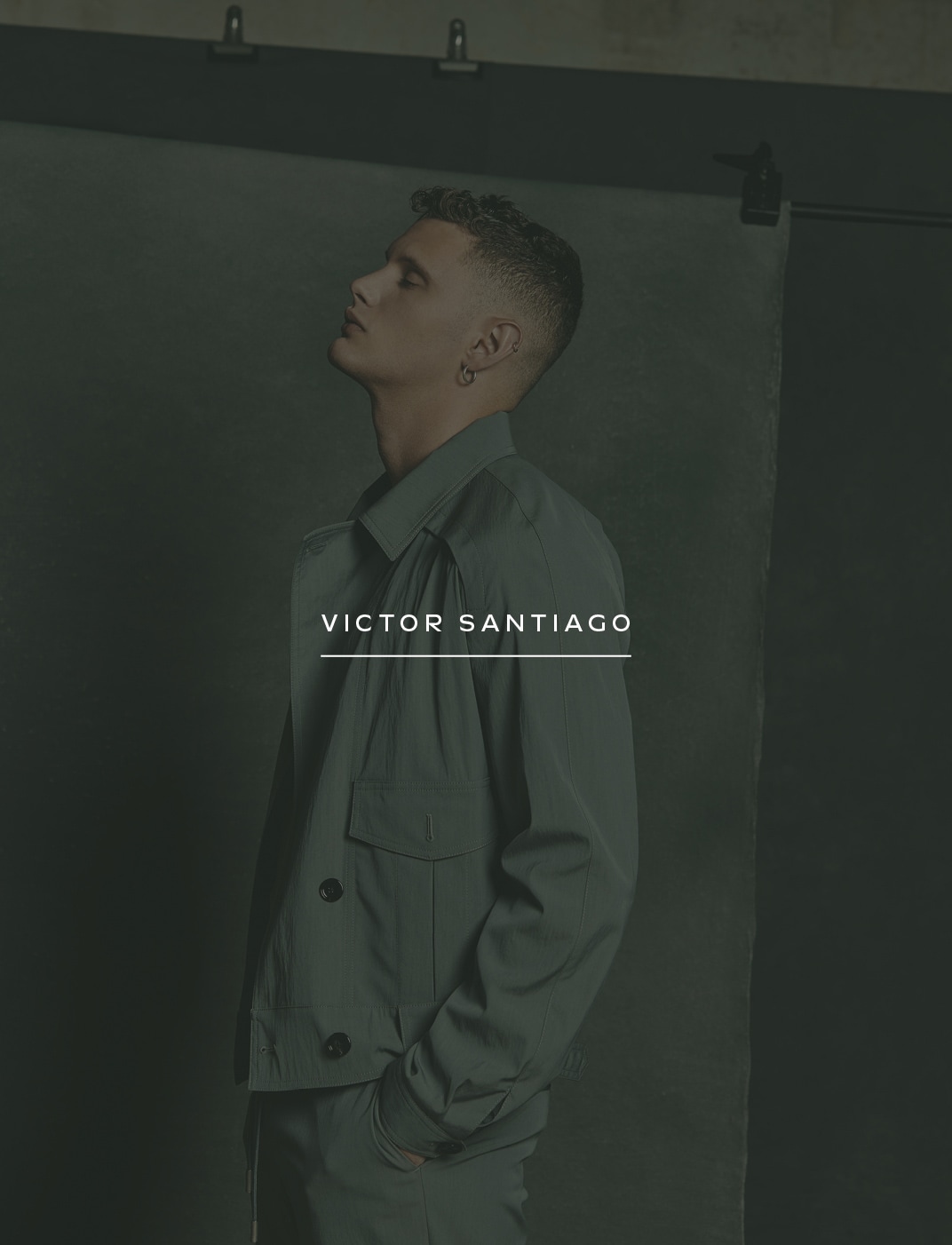 Gravity_Victor-Santiago_Desktop_Rollover